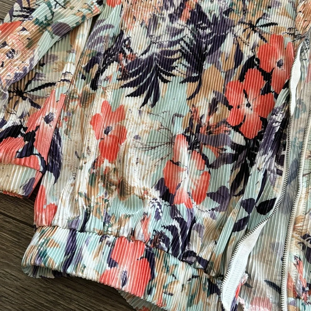 Jacket - Picture 5 of 6